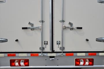 ���� �˶��N6 140���� 4.15�׵�����ʽ�Ῠ(6��)ͼƬ