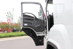 庆铃 五十铃巨咖VC66 520马力 6X4 牵引车(国六)