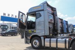 江淮 格尔发K7重卡 660马力 6X4 AMT自动挡牵引车(带液缓)(HFC4252P1K8E33KS)