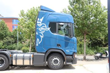 ˹������ Rϵ���ؿ� 500���� 6X2ǣ����(����)(�ͺ�R 500 6x2)ͼƬ