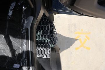 ˹������ Rϵ���ؿ� 500���� 6X2ǣ����(����)(�ͺ�R 500 6x2)ͼƬ