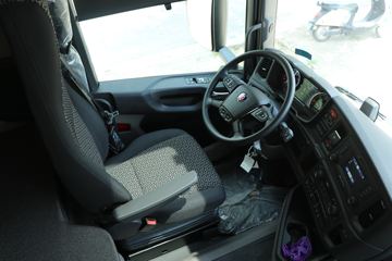 ˹������ Rϵ���ؿ� 500���� 6X2ǣ����(����)(�ͺ�R 500 6x2)ͼƬ