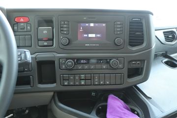 ˹������ Rϵ���ؿ� 500���� 6X2ǣ����(����)(�ͺ�R 500 6x2)ͼƬ