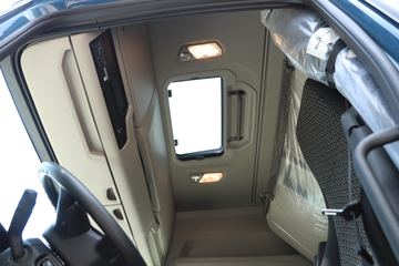 ˹������ Rϵ���ؿ� 500���� 6X2ǣ����(����)(�ͺ�R 500 6x2)ͼƬ