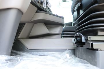 ˹������ Rϵ���ؿ� 500���� 6X2ǣ����(����)(�ͺ�R 500 6x2)ͼƬ