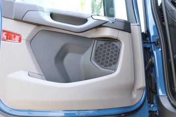 ˹������ Rϵ���ؿ� 500���� 6X2ǣ����(����)(�ͺ�R 500 6x2)ͼƬ