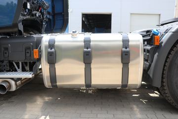 ˹������ Rϵ���ؿ� 500���� 6X2ǣ����(����)(�ͺ�R 500 6x2)ͼƬ