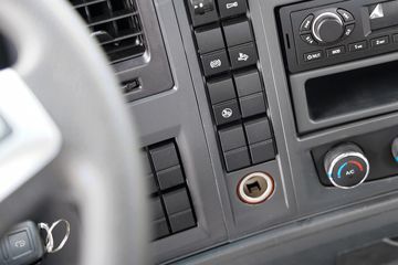 �й�����HOWO ����H 140���� 4.15�׵��Ų�դʽ�Ῠ(������6��)(ZZ5047CCYC3215F145)ͼƬ