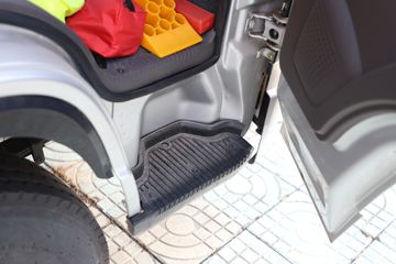 ŷ������ С���� ���а� 95���� 4X2 2.95�׵�����ж��ͼƬ