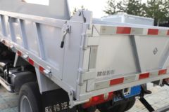 欧铃汽车 小宝马 城市版 95马力 4X2 2.95米单排自卸车(ZB3042BDC3L)