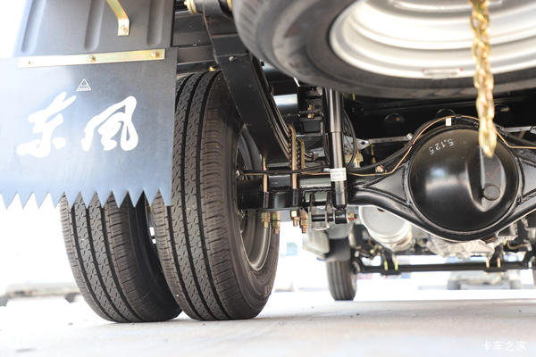 东风 小霸王W18 1.6L 122马力 3.7米单排栏板微卡