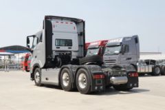 中国重汽 黄河 X7重卡 610马力 6X4 AMT自动档牵引车(ZZ4257Y344XF1)