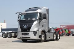 中国重汽 黄河 X7重卡 610马力 6X4 AMT自动档牵引车(ZZ4257Y344XF1)