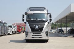 中国重汽 黄河 X7重卡 610马力 6X4 AMT自动档牵引车(ZZ4257Y344XF1)