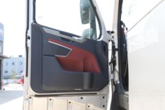 中国重汽 黄河 X7重卡 610马力 6X4 AMT自动档牵引车(ZZ4257Y344XF1)