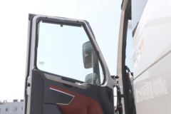 中国重汽 黄河 X7重卡 610马力 6X4 AMT自动档牵引车(ZZ4257Y344XF1)