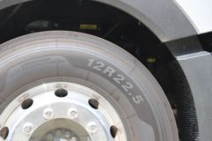 中国重汽 黄河 X7重卡 610马力 6X4 AMT自动档牵引车(ZZ4257Y344XF1)