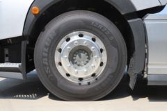 中国重汽 黄河 X7重卡 610马力 6X4 AMT自动档牵引车(ZZ4257Y344XF1)