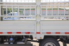 江淮康铃 征途J3 140马力 3.7米单排仓栅式轻卡(HFC5041CCYP23K7B4QS)