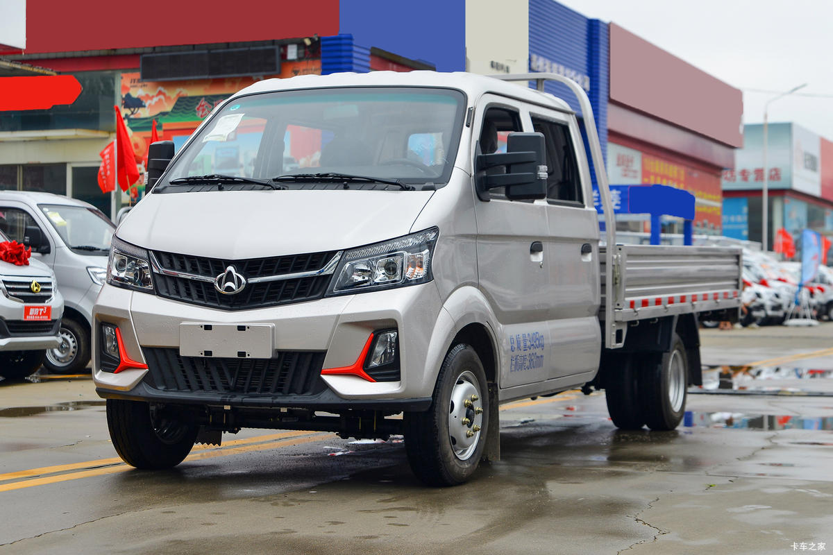 长安跨越王X7 122马力国六微卡 3.05米双排栏板5.88万创富优选