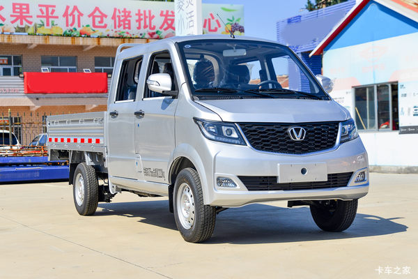 成功汽车 斑马 2025加长舒适型 1.5L汽油 116马力 5档 2.55米双排栏板微卡 成功汽车 斑马 2025加长舒适型 1.5L汽油 116马力 5档 2.55米双排栏板微卡