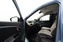 金琥EV48&nbsp;电动封闭厢货驾驶室图片