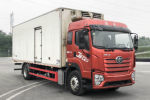 青岛解放 JK6中卡 290马力 4X2 9.65米冷藏车