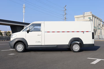 奥腾Pro&nbsp;电动封闭厢货外观图片