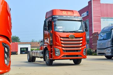 一汽解放 J6G 领航版 280马力 4X2 6.8米厢式载货车(国六)(CA5171XXYP62K1L4E6)