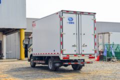 解放 虎VN 招财虎 130马力 4.16米单排厢式轻卡(CA5040XXYP40K61L2E6A84) 解放 虎VN 招财虎 130马力 4.16米单排厢式轻卡(CA5040XXYP40K61L2E6A84)