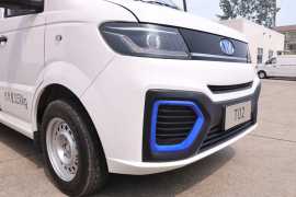 T02&nbsp;电动封闭厢货外观图片