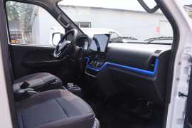 T02&nbsp;电动封闭厢货驾驶室图片