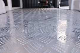 T02&nbsp;电动封闭厢货货厢图片