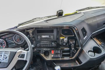 �ൺ��� ��VH 460���� 6X4 ǣ����(����)ͼƬ