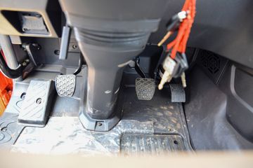 �ൺ��� ��VH 460���� 6X4 ǣ����(����)ͼƬ