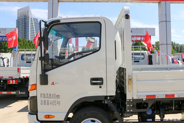 �Ż�0.3�� �Ϻ�����A8�ػ������ȴ�����--�Ϻ����ǿ���4S��