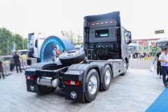 福田 欧曼银河 680马力 6X4 AMT自动档牵引车