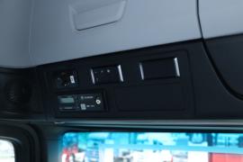 欧曼银河&nbsp;牵引车驾驶室                                               图片