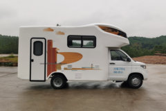 五菱 荣光新卡 加长版 2L 136马力 汽油 旅居车(LQG5030XLJLGHUB)