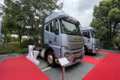 江淮 星耀X7重卡 660马力 6X4 AMT自动档牵引车(HFC4252P1K8E33S)