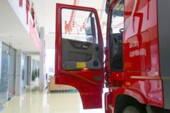 东风商用车 天龙旗舰KX 经典版 560马力 6X4 牵引车(速比3.64)(双油箱) 东风商用车 天龙旗舰KX 经典版 560马力 6X4 牵引车(速比3.64)(双油箱)