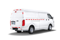 SRM鑫源 豪运 创业型 3.5T 5.455米纯电动封闭货车53.58kWh