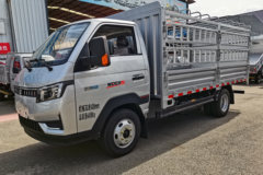 蓝擎汽车 凌R 1.6L 122马力 汽油 3.7米单排仓栅式微卡