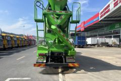 江淮 格尔发K5W 350马力 8X4 7.4方混凝土搅拌车(HFC5311GJBP1K4H27S)