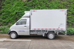 五菱 荣光小卡 加长版 1.5L 102马力 汽油 4X2 2.715米冷藏车(WLQ5029XLCLEQUA)