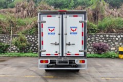 五菱 荣光小卡 加长版 1.5L 102马力 汽油 4X2 2.715米冷藏车(WLQ5029XLCLEQUA)