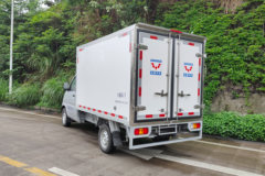 五菱 荣光小卡 加长版 1.5L 102马力 汽油 4X2 2.715米冷藏车(WLQ5029XLCLEQUA)