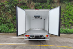 五菱 荣光小卡 加长版 1.5L 102马力 汽油 4X2 2.715米冷藏车(WLQ5029XLCLEQUA)