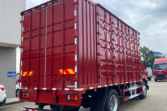 东风柳汽 新乘龙M3 220马力 4X2 5.2米厢式载货车