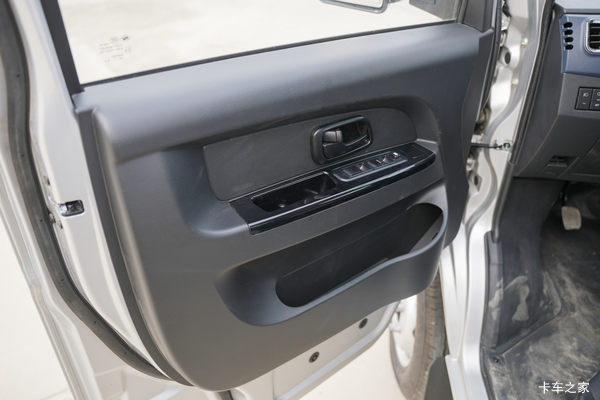 购金卡S6载货车 享高达0.3万优惠
